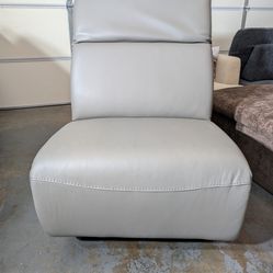 New Out Of Box!
Leather Tilt Headrest 🩶Bassett XxL STAND ALONE ARMLESS  MOVIE 🍿 CHAIR