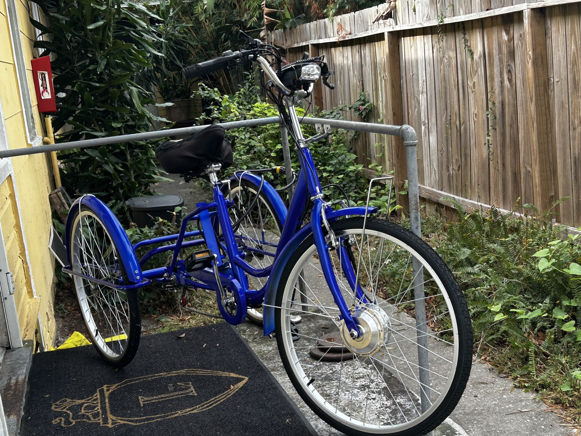 3 Wheels E Bike. Has 0 Miles Brand New