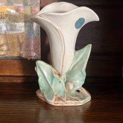 McCoy Single Tulip Vase With leaves