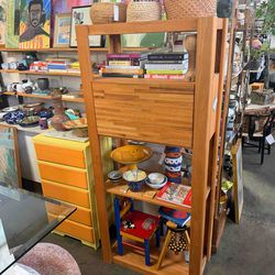 Postmodern/Modernist pedestal stand