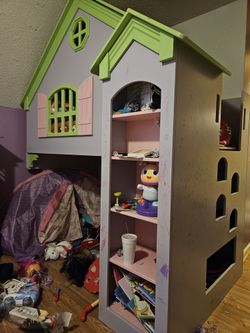 Doll House Bed