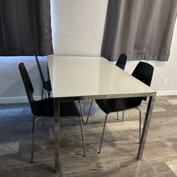 Dining Table With 4 Chairs 
