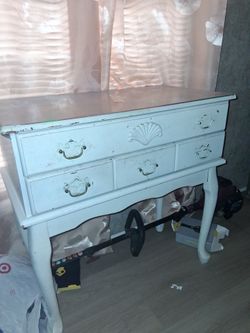 Pequeño mueble de madera