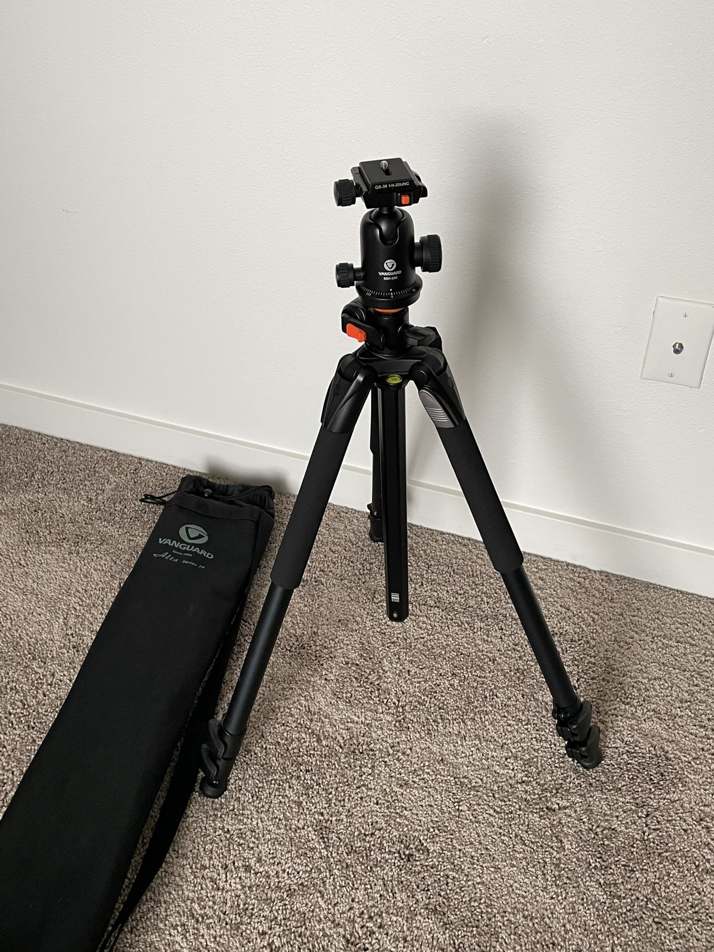 Vanguard Alta Pro 263AT Tripod With SBH-100 Ball Head