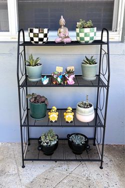 Metal Plant Stand For Sale 🪴Plants not Included