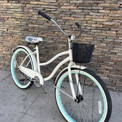 Huffy Cranbrook 26 inch Beach Cruiser w/ Basket Pearl White