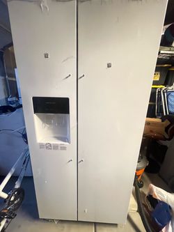 Frigidaire Side-by-Side Refrigerator White