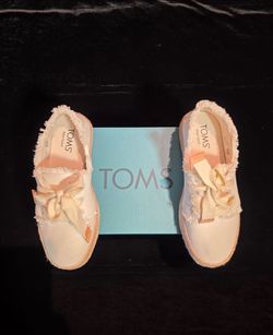 Women's Tom's Sneakers