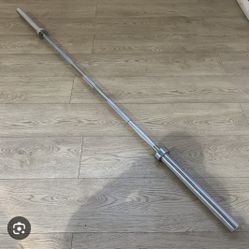 7ft 45 Lb olympic bar with Clips- Read description 