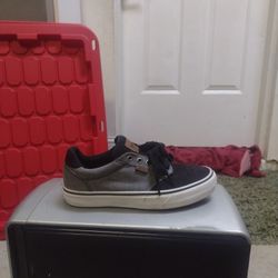 Vans old sckool (Size 8)