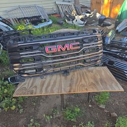 2022-2024 Gmc Sierra 1500 Front Grille W/Emblem OEM (contact info removed)1