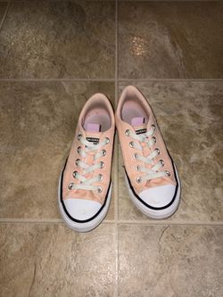 Converse girls size 1