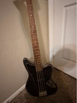 Squier bass