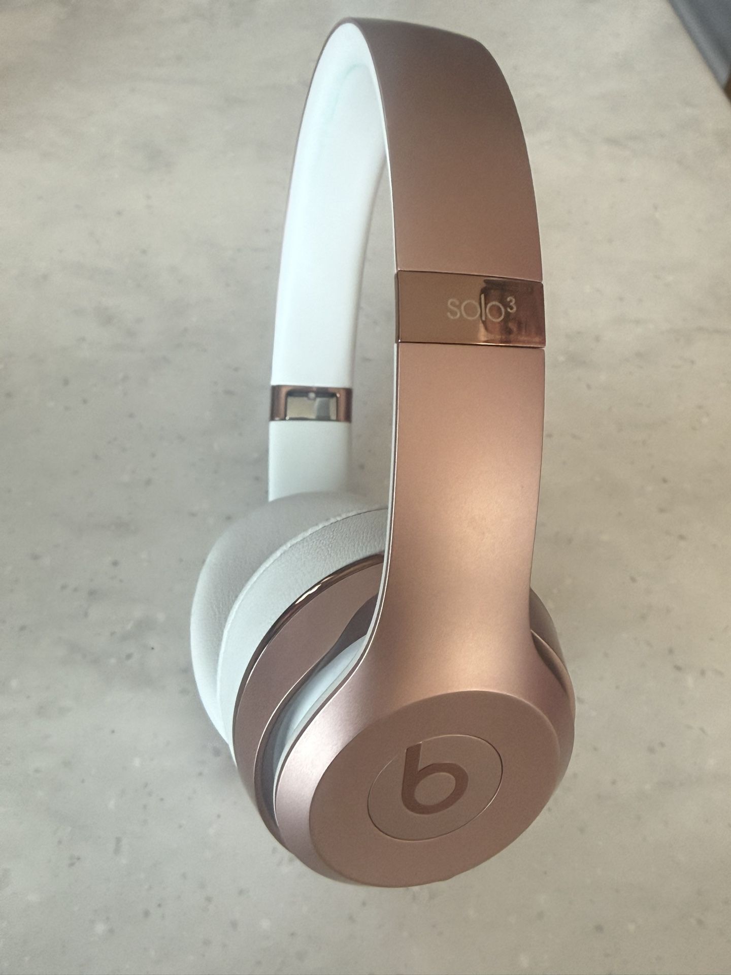 beats Solo3 Wireless On-Ear Headphones - Rose Gold by Dr Dre