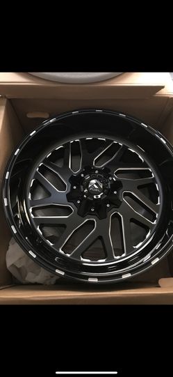 Fuel Triton 22x10 8x6.5