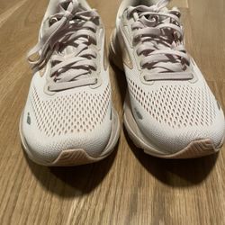 Brooks Trace 4 Women size 7 38 Running Shoes