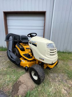 Cub-Cadet LT1018 Mower Riding Lawnmower and Bagger System