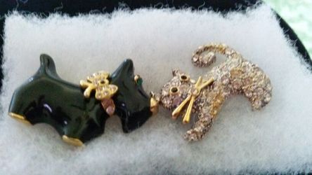 PET PENDENTS