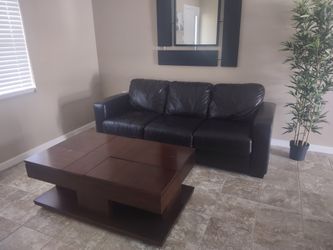 LEATHER PULL OUT SOFA