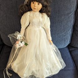 Beautiful Vintage Bridal Doll On Stand 