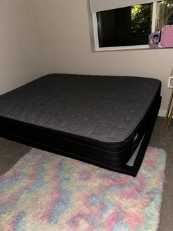 Full size bed