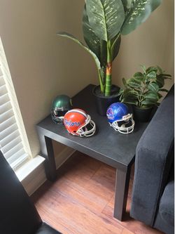 Set of Two Black Side Table/End Tables (only 1 is pictured)