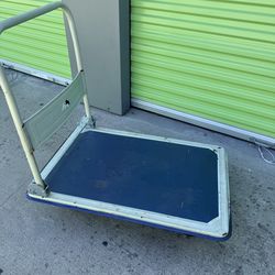 Folding flatbed cart/dolly