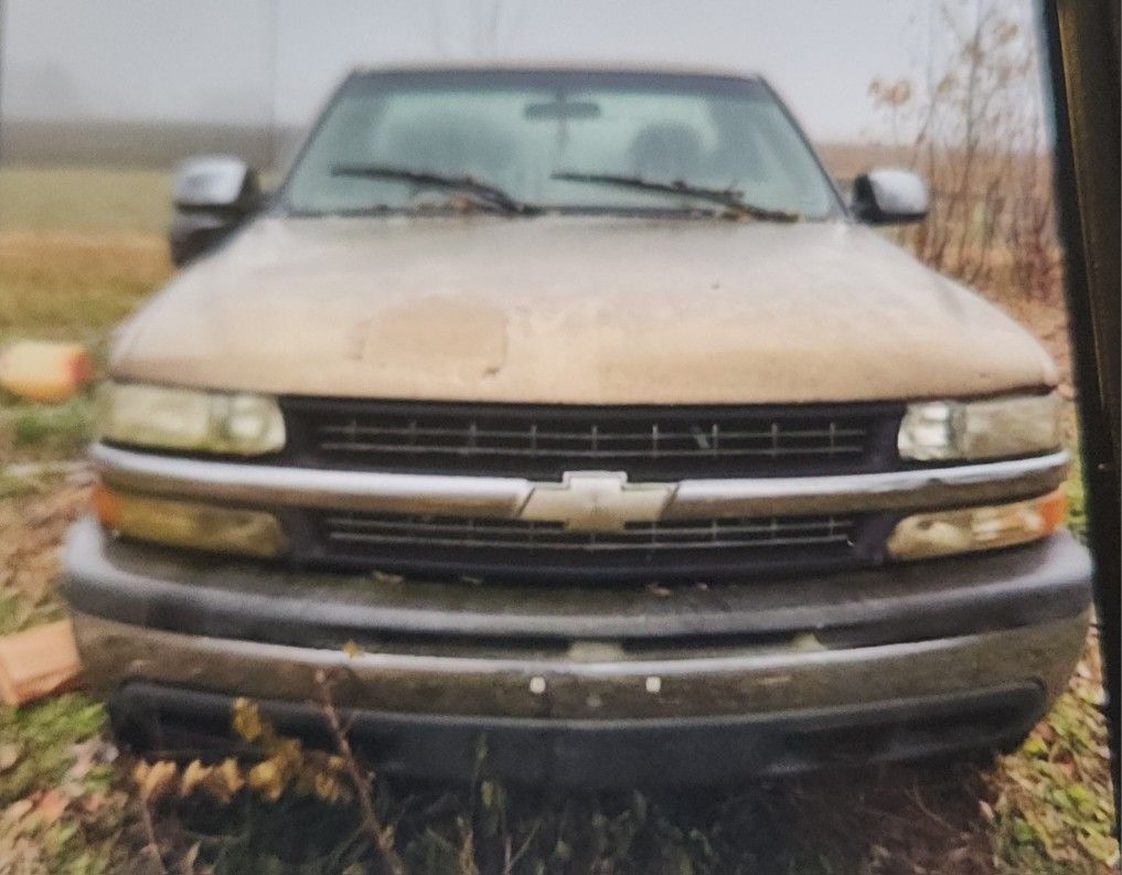 1999 4x4 5.3 Auto Part Out