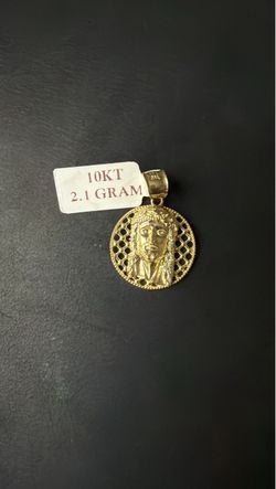 10K yellow gold Jesus pendant