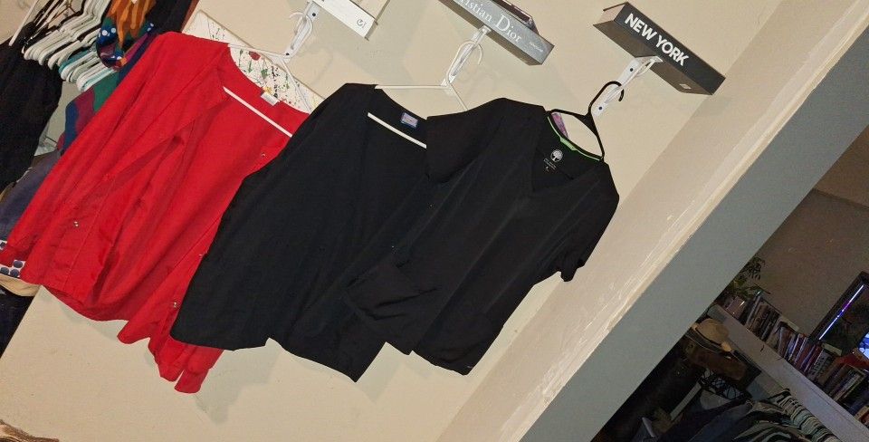 WOMENS SCRUBS