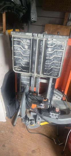 Tile cutter ridge