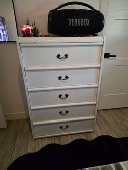 White Wood 5 Drawer Dresser