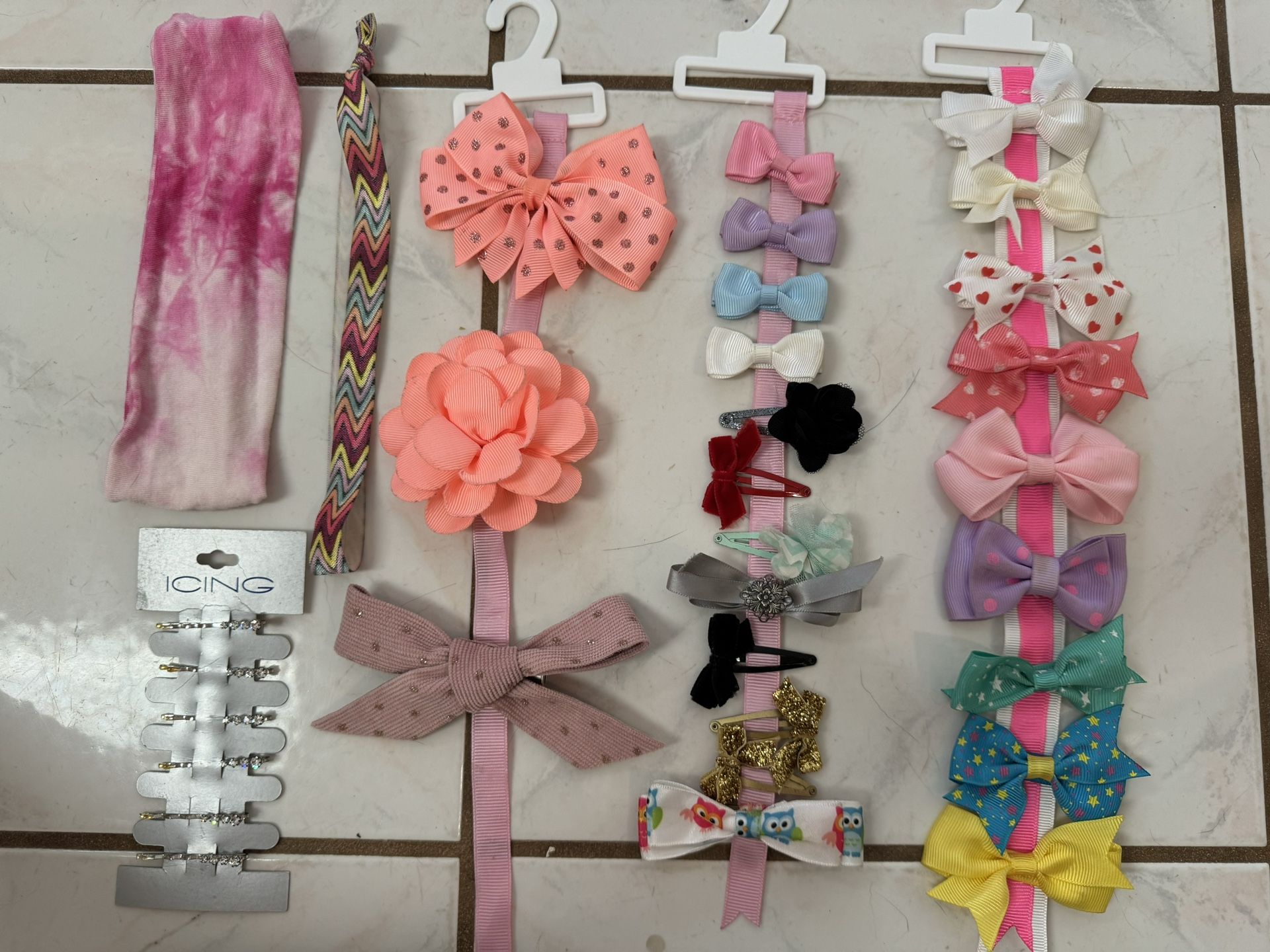 Girl’s Bows & Hair Accessories 