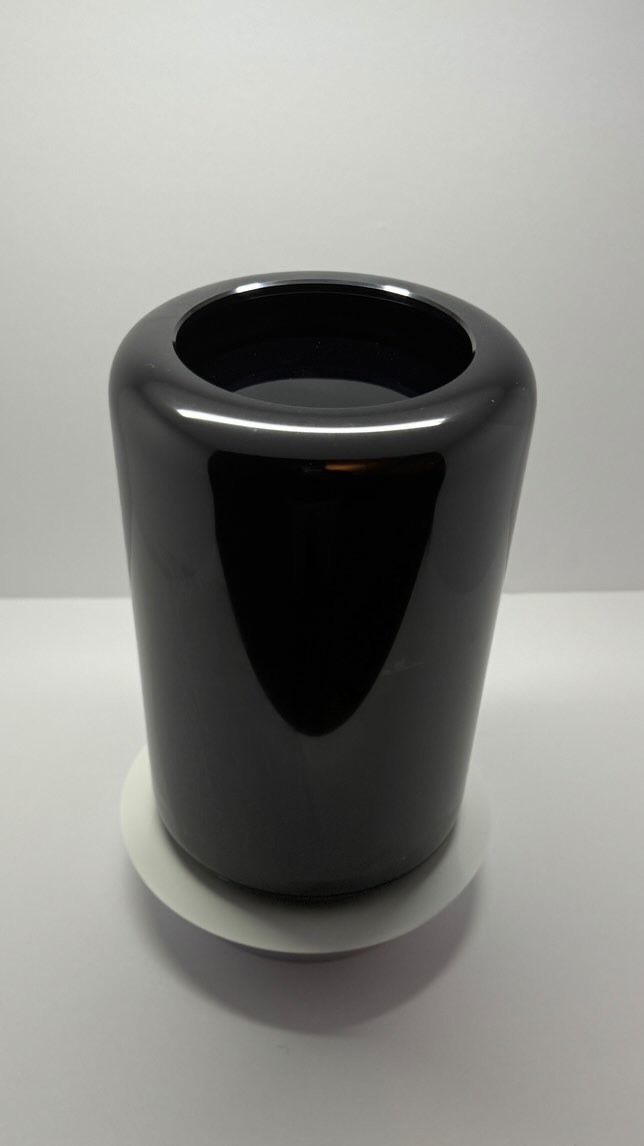 2013 Mac Pro (Trash Can) 6-Core / 1TB SSD / 64GB of Ram Loaded with Software