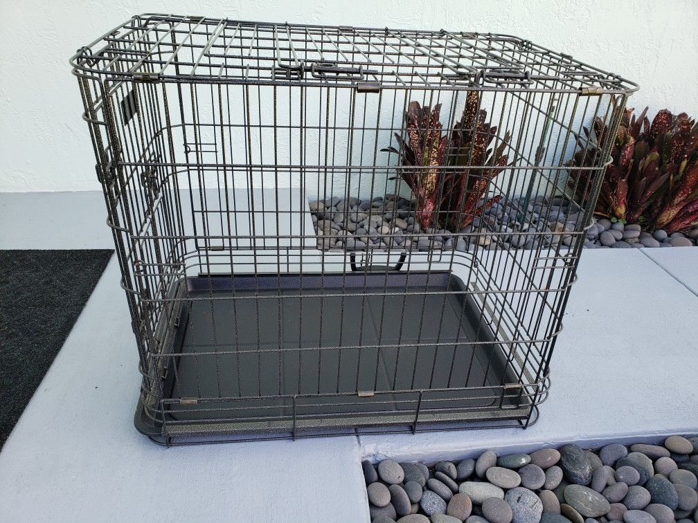 Black metal, small, medium dog cage 30"Lx21"Wx25"H