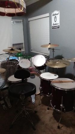 5-piece Mapex armory series drum set