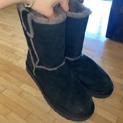 black uggs