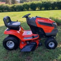 Husqvarna YTH 18.542 Riding Mower 