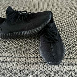 adidas Yeezy Boost  Size 9.5