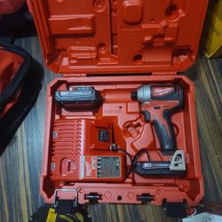 Milwaukee M18 Brushless Impact Kit 