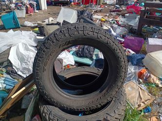 The selected region shows a Toyo Open Country A/T II all-terrain tire with an aggressive tread pattern and sidewall lettering