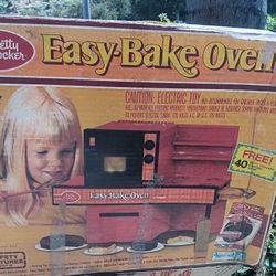 Four Small Animals Easy Bake Oven for Sale in Evansville, IN - OfferUp