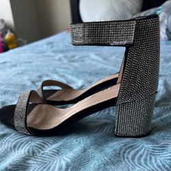 THICK SPARKLING SILVER/ BLACK HEELS