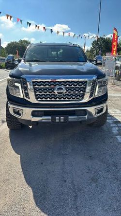 2017 Nissan TITAN XD Crew Cab