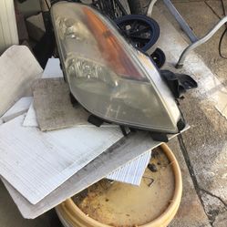Nissan Altima Passanger Side Headlight 