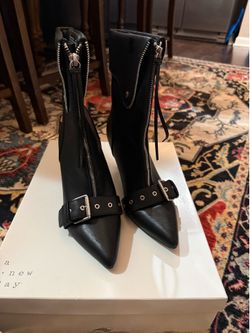 Cute bootie with edgy look!