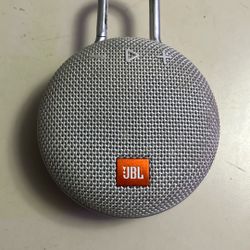 JBL CLIP 3 bluetooth speaker
