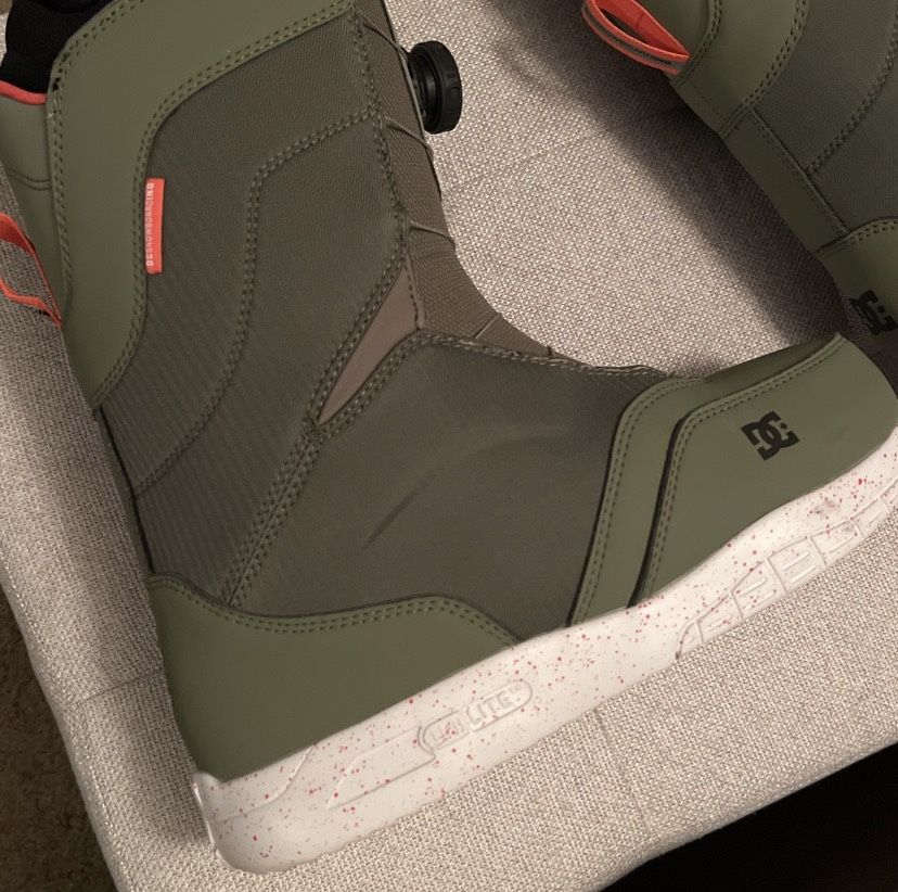 Women’s DC Snowboarding Boots 9