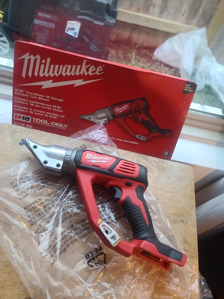 $200 FIRM PRICE Milwaukee M18 18-Volt Lithium-Ion Cordless 18-Gauge Double Cut Metal Shear (Tool-Only)
(No BATTERY NO CHARGER)