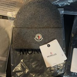 Moncler Beanie Grey
